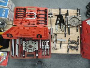 LOT: Bearing and Gear Pullers, Various Types