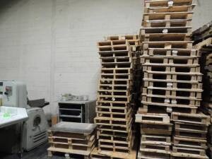 LOT: ( 225) Misc.Sizes Small Pallets (Approx Count )